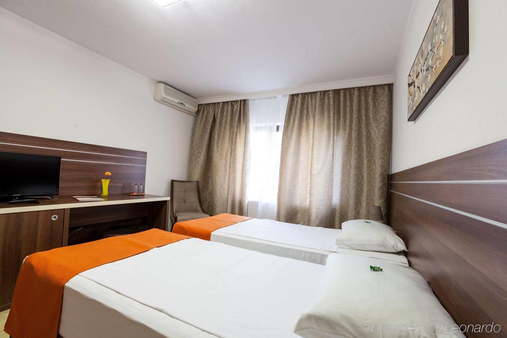 Hotel Nelisse Bucureşti Ngoại thất bức ảnh